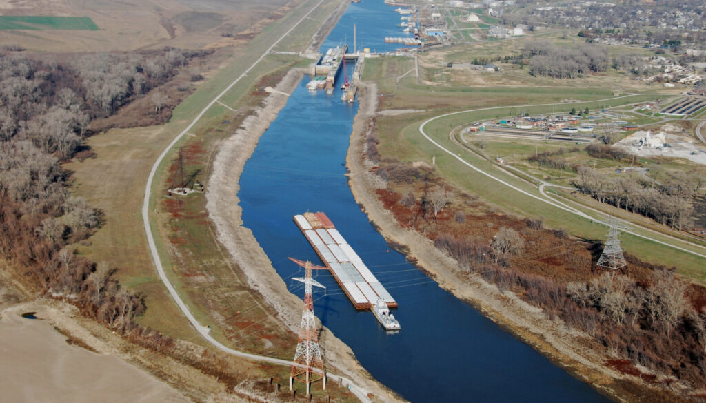 Mississippi River Drought and Barges